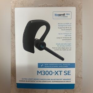Noise cancelling bluetooth headset